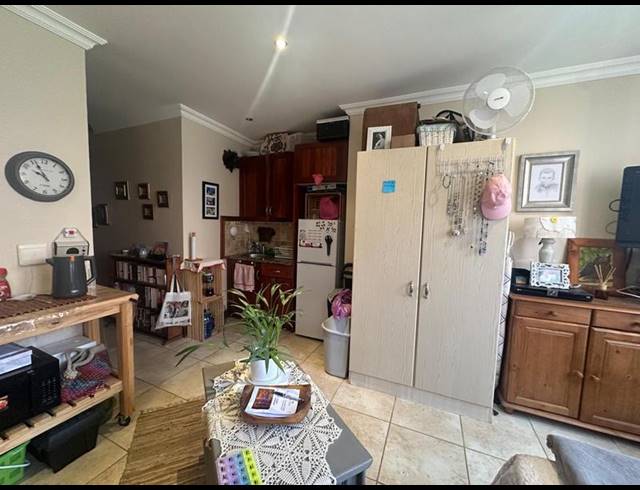 1 BEDROOM PROPERTY TO RENT IN NEWLANDS